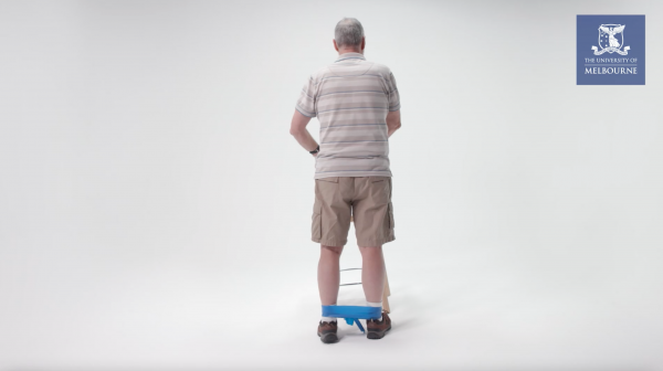 Standing side leg raise band start
